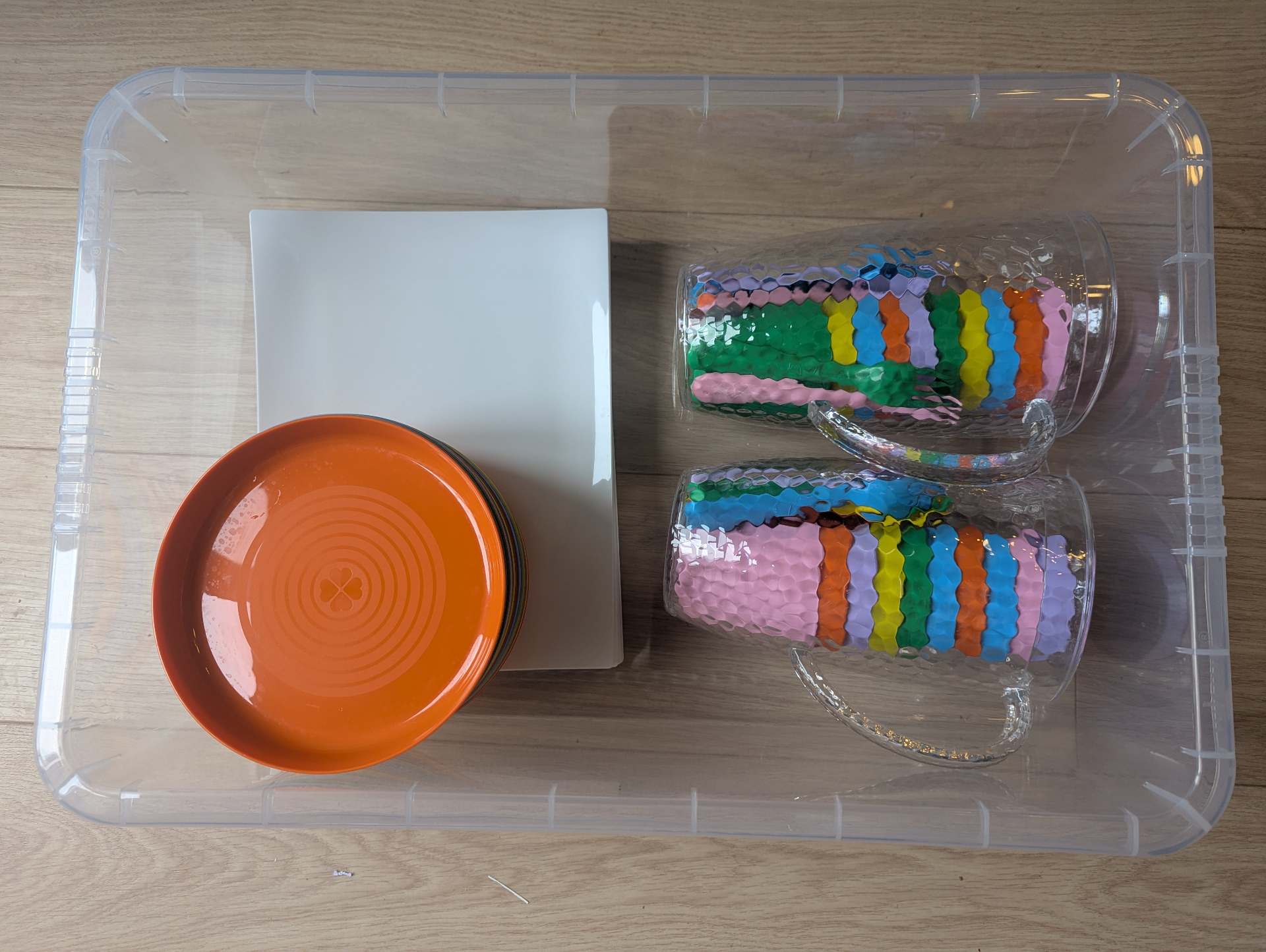 Full party kit packed in box with plates, bowls and cups