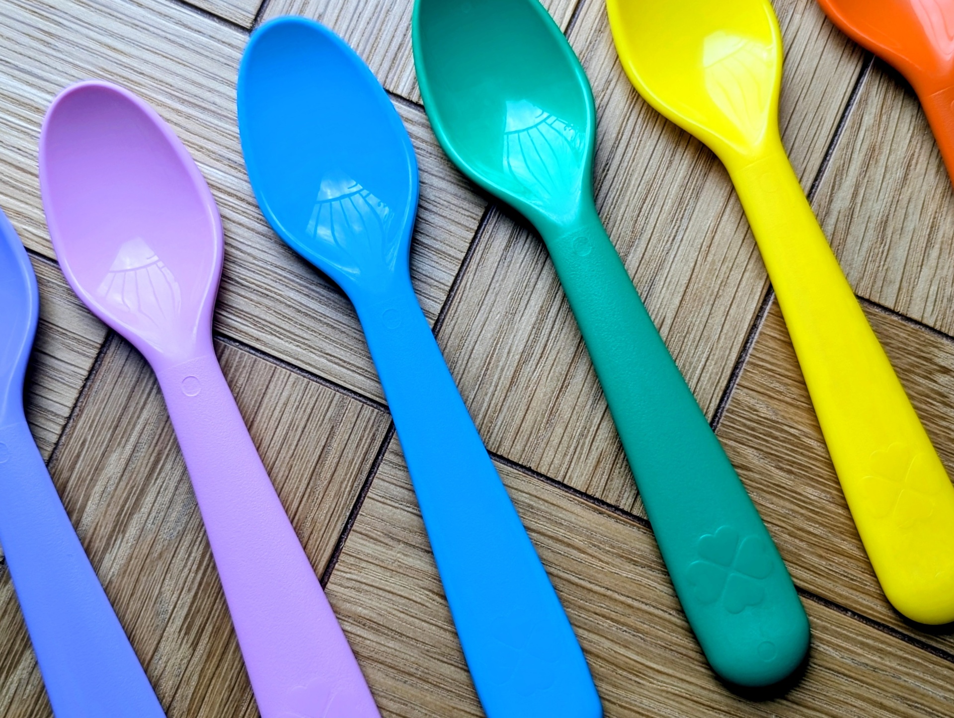 Rainbow reusable spoons