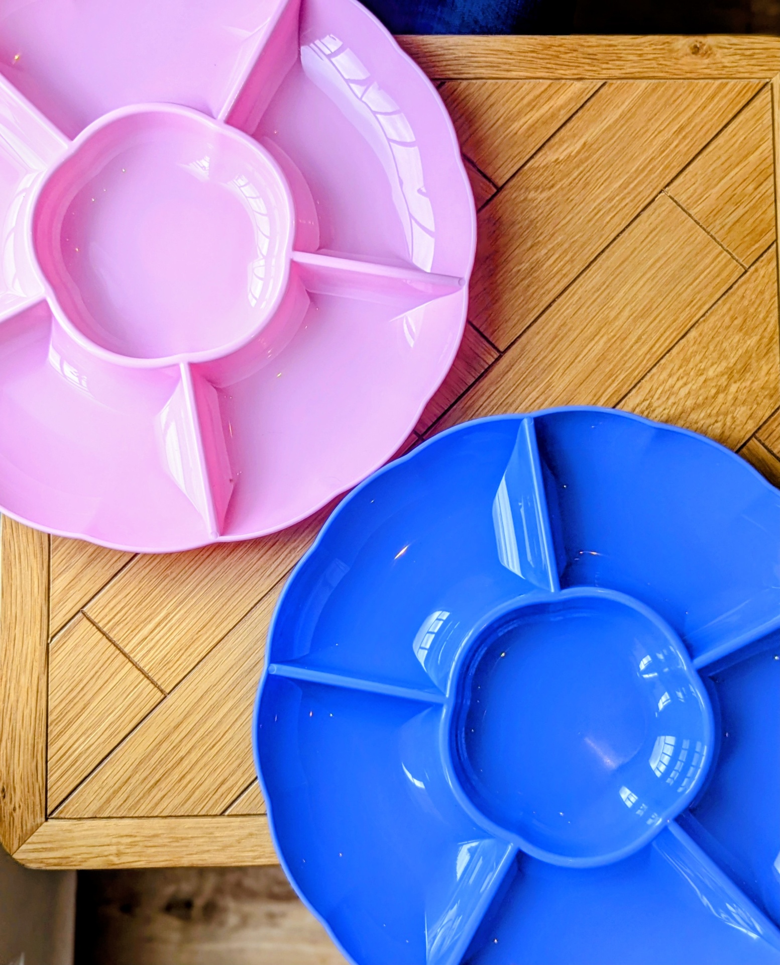 Pink and blue flower-shaped snack platters